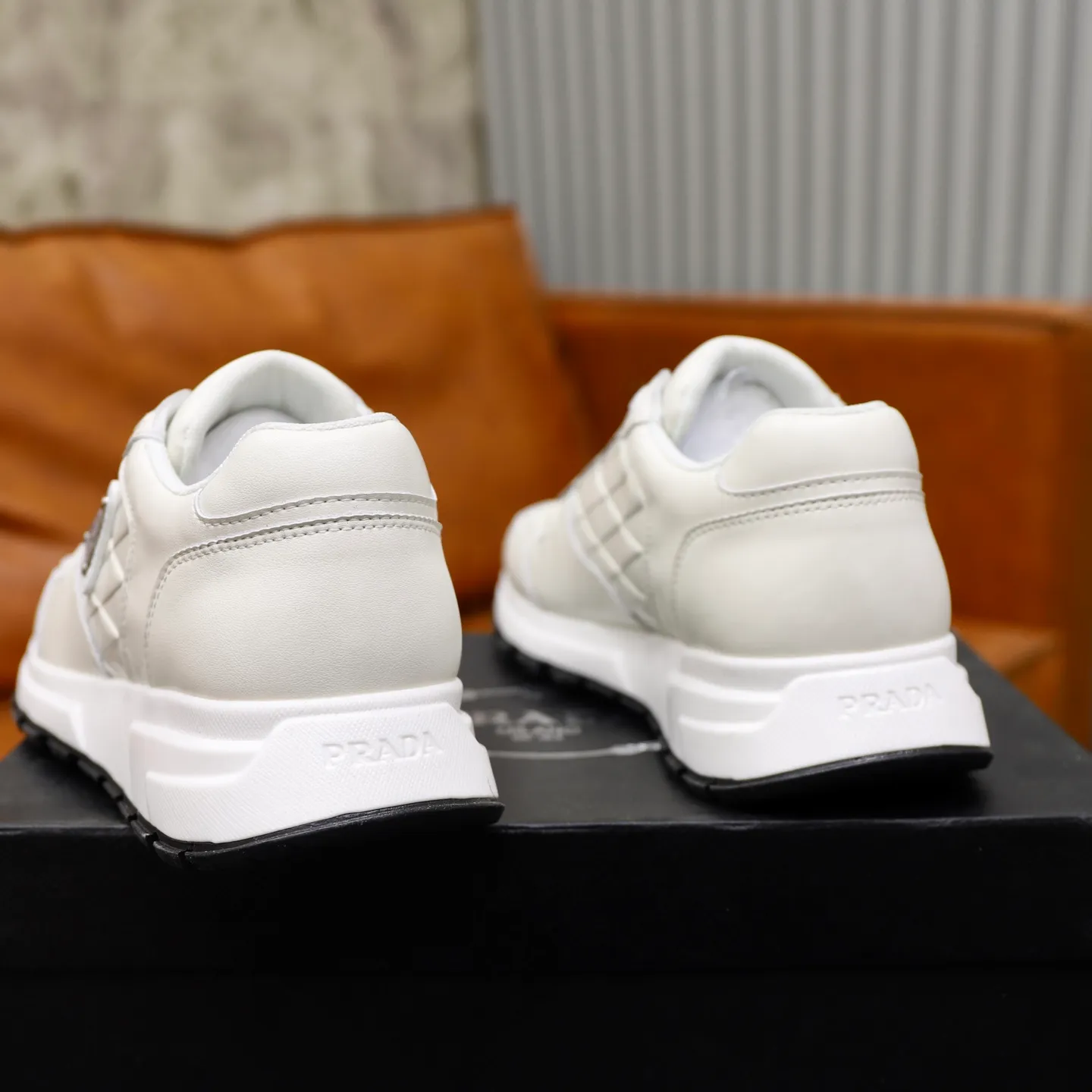 Ex-factory price: 540💰🙅‍♂️🙅‍♂️🙅‍♂️ Brand: PRADA Standard code: 38-44 (45 customized) Grade: Same as the official website Material: Original material splicing Comfortable and breathable lining Lightweight and wear-resistant sports outsole Style category: Men's fashionable casual shoes Running sneakers Distinguished luxury brand elements Top luxury Color: actual picture color
